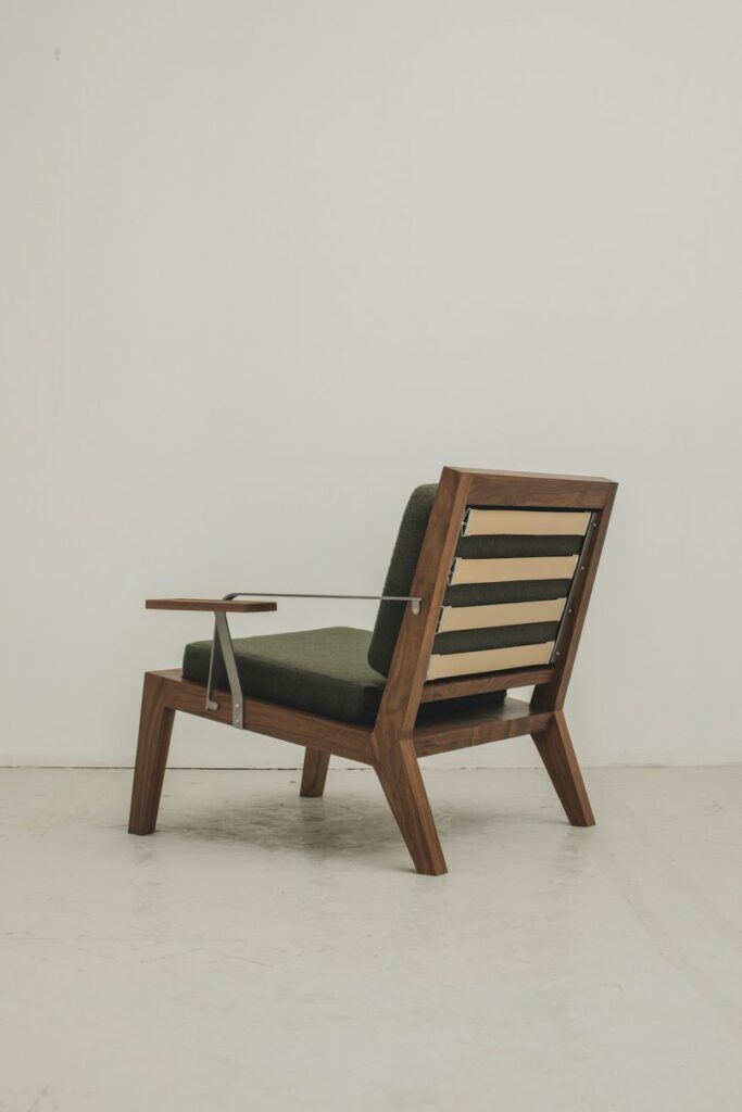 Lounge stolica by Instrmnt Applied Design