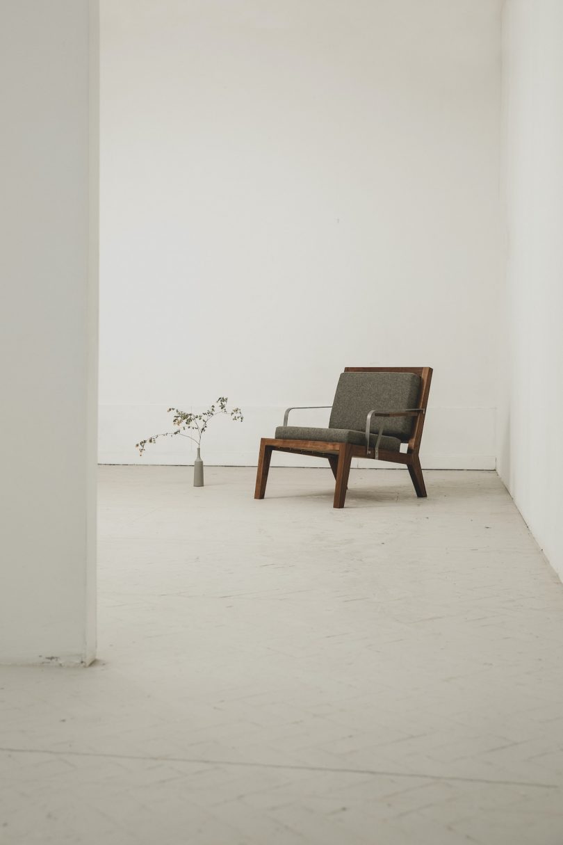 Lounge stolica by Instrmnt Applied Design